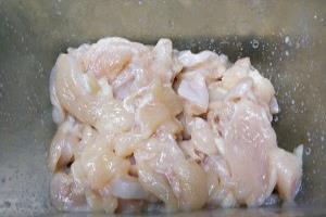 榨菜蒸鸡胸肉的做法.