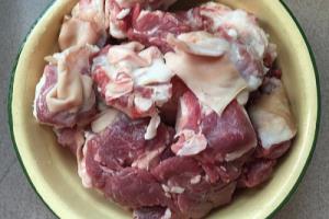 如何做出好吃的麻辣羊肉焖锅.