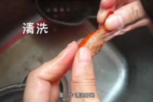如何做酱香虾尾.