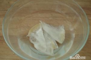 鱼翅排骨汤的做法.
