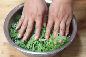 凉拌苦菜怎么做？.
