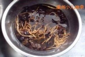 小儿增强抵抗力健脾养胃-黄花木耳金针菇肉丸汤.