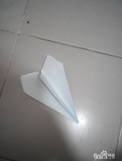 如何快速折叠纸飞机
