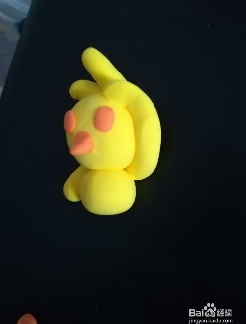 橡皮泥制作一个抖音非常火的小黄鸭