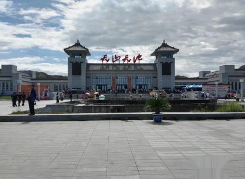 新疆自驾游经典线路