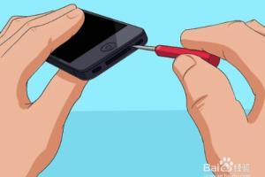 如何拆下iPhone电池.
