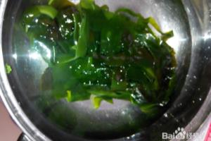 炝拌海带豆腐.