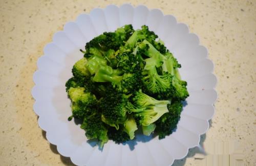 适合新手做的蟹肉西兰花咸蛋糕