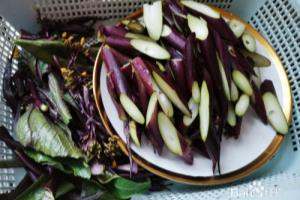 如何制作蒜蓉炒红菜苔.