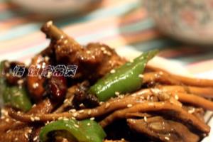 鲜香美味的——茶树菇红烧鸡块.