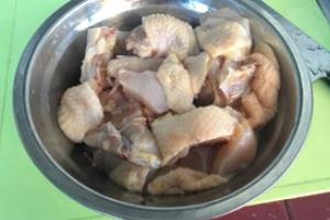 补气板粟鸡汤的做法.