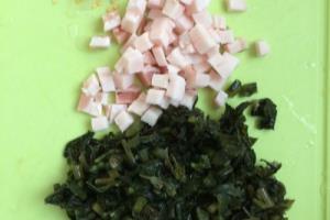 肉丁萝卜缨拌面.