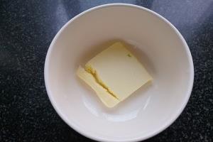 蒜香黄油咸味小面包的做法.