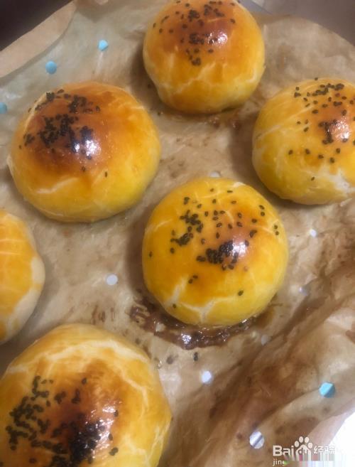 香酥蛋黄与豆沙的做法