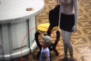 模拟人生4怎么抱婴儿走.