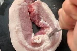 超级简单超级好吃入口即化的电饭煲焗叉烧.