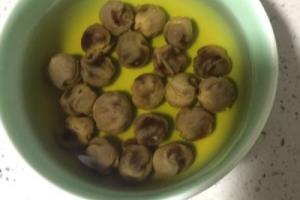 桂圆红枣洋参蛋.