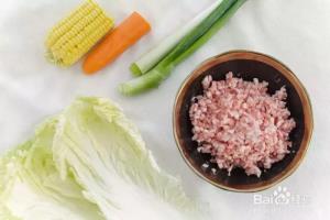 白菜鲜肉卷的做法.