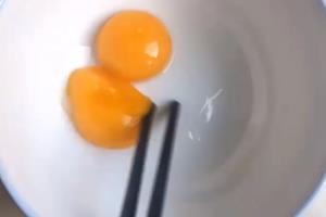 蛋黄溶豆怎么做？.