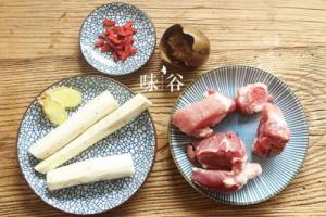 罗汉果山药猪骨汤.