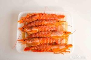 油焖红虾的做法.