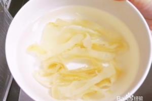 花胶太子参鹧鸪汤的做法.