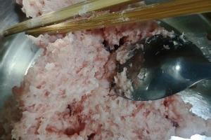怎么做萝卜丝猪肉玉米面蒸饺.