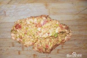 怎样包猪肉大葱水饺好吃？.