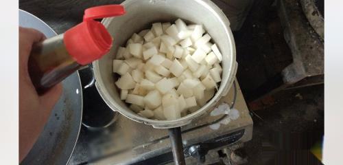 腊肉萝卜块怎么用高压锅煲