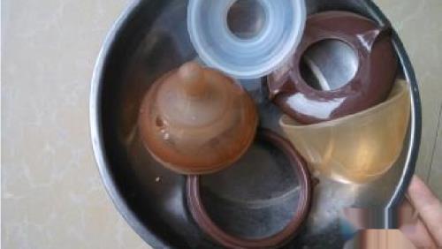 宝宝只认奶瓶不认母乳了怎么办