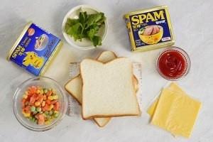 童趣芝士午餐肉吐司船的做法.