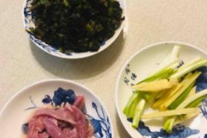 如何做雪菜鲫鱼.