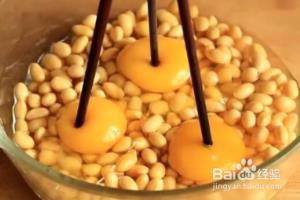 黄豆新吃法，打3个鸡蛋，这样做太好吃了.