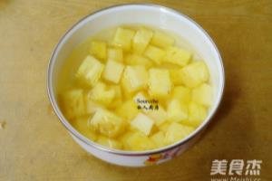 菠萝鸡的家常做法.