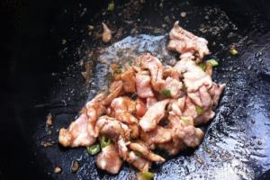 如何制作好吃的土豆片炒肉.