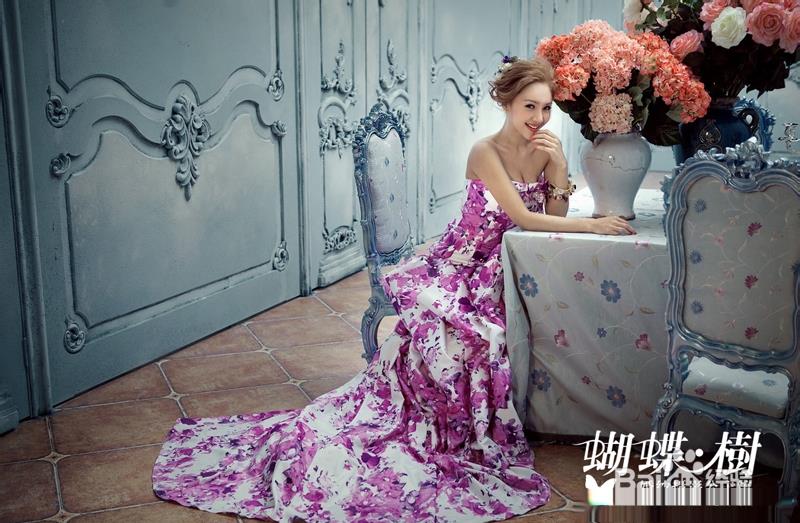 准新娘白色浪漫嫁纱的搭配方案