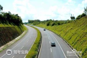 坡道起步与定点停车技巧解析.