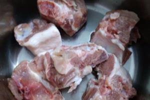 油豆腐排骨汤的做法.
