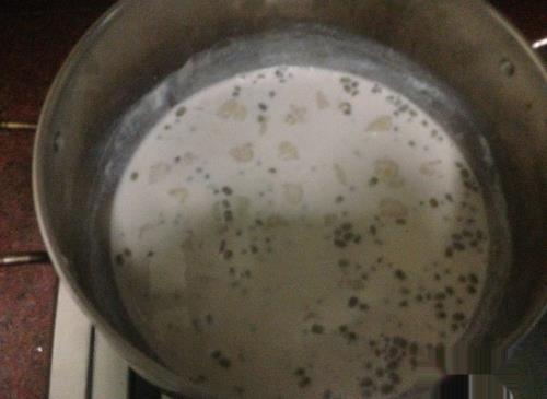 如何在家制作一份美味的甜品?