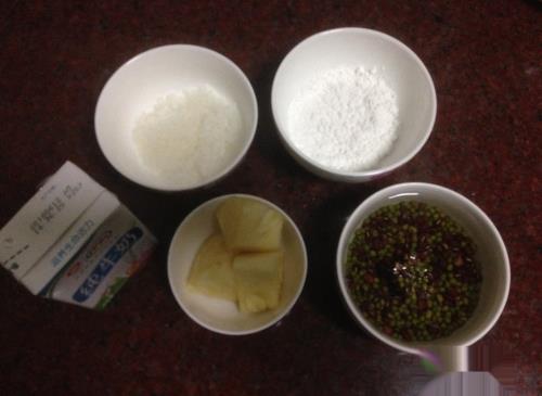 如何在家制作一份美味的甜品?