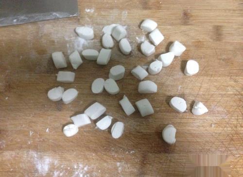 如何在家制作一份美味的甜品?