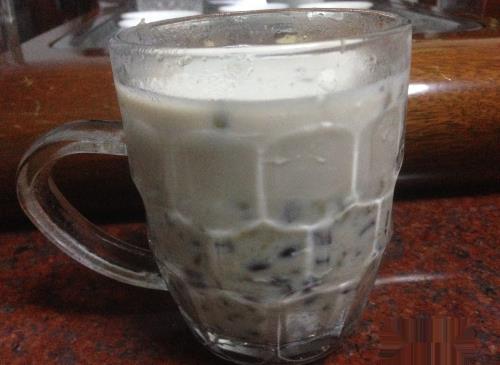 如何在家制作一份美味的甜品?