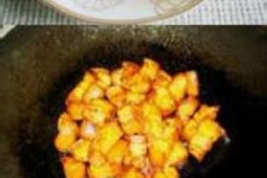 菜谱家常菜图片教程不油不腻笋干红烧肉.