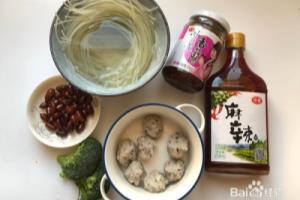 麻辣香菇鱼丸米粉的做法.