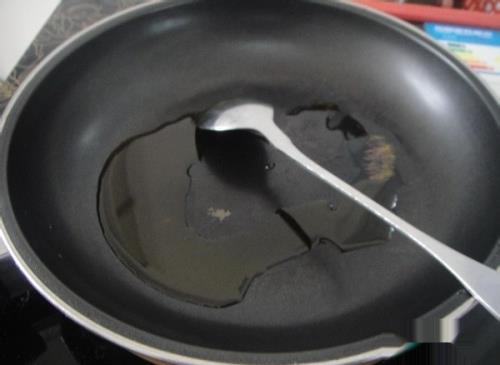 洋葱腊肠炒饭