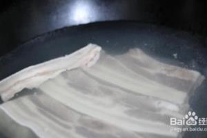蕨菜黄豆炖肉的做法.