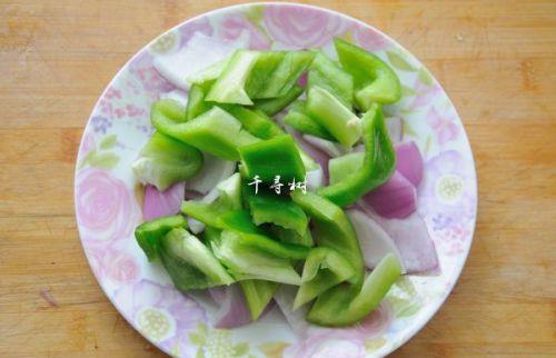 鱿鱼卷爆炒洋葱青辣椒