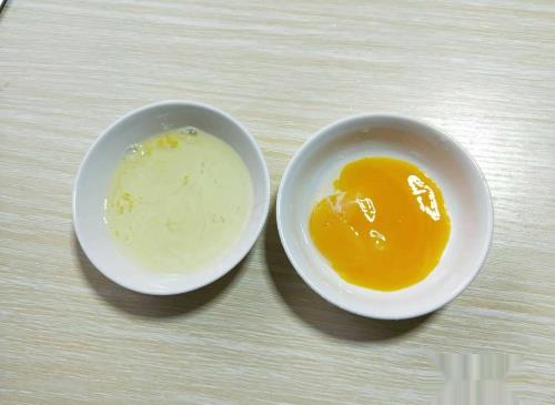 西蓝花蛋黄粥