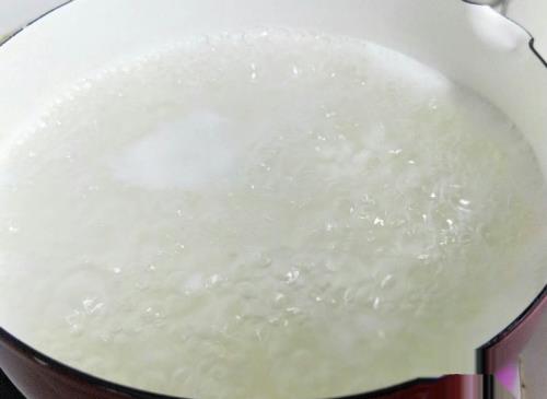 西蓝花蛋黄粥