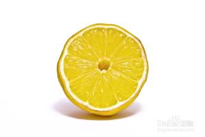 巧用柠檬去除脂肪粒.